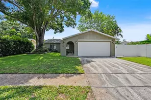 12431 Del Verde Dr, Largo, FL 33773 - Photo 2