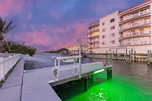1866 Venetian Point Dr, Clearwater, FL 33755 - Photo 44