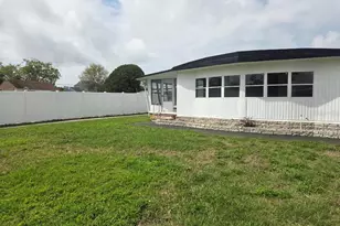 13 Hamilton Ln, Palm Harbor, FL 34684 - Photo 2