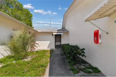 3280 37th Way S #B, Saint Petersburg, FL 33711 - Photo 10