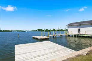915 Bayshore Dr, Tarpon Springs, FL 34689 - Photo 70