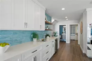 915 Bayshore Dr, Tarpon Springs, FL 34689 - Photo 16
