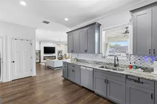 2510 W Carmen St, Tampa, FL 33609 - Photo 10