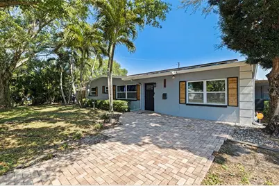 280 38th Avenue SE, Saint Petersburg, FL 33705 - Photo 2