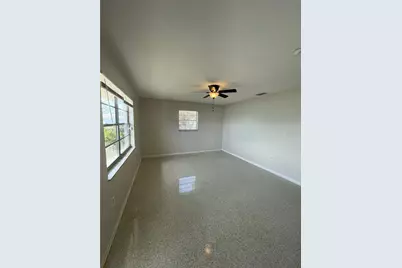 3900 14th Lane NE, Saint Petersburg, FL 33703 - Photo 10