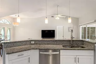 9105 S Zanmar Dr, Floral City, FL 34436 - Photo 12