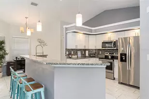 9105 S Zanmar Dr, Floral City, FL 34436 - Photo 10