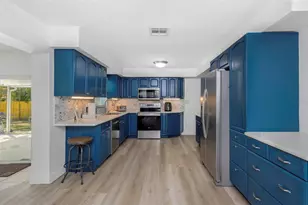 3070 Dryer Ave, Largo, FL 33770 - Photo 12
