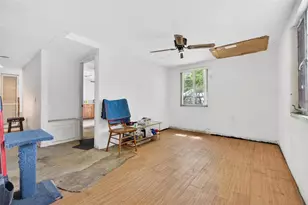 7643 62nd St N, Pinellas Park, FL 33781 - Photo 2