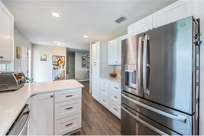 7927 11th Avenue S, Saint Petersburg, FL 33707 - Photo 10