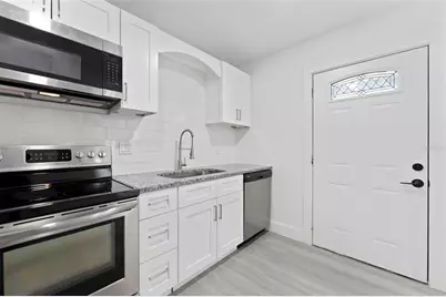 10124 N Hyacinth Avenue, Tampa, FL 33612 - Photo 12