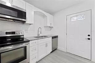 10124 N Hyacinth Ave, Tampa, FL 33612 - Photo 12