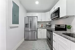 10124 N Hyacinth Ave, Tampa, FL 33612 - Photo 10