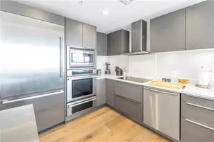 175 1st St S, Saint Petersburg, FL 33701 - Photo 12