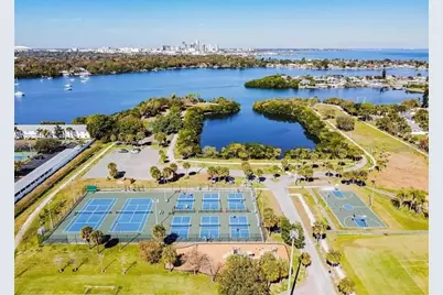 213 Seahorse Drive SE #D, Saint Petersburg, FL 33705 - Photo 18