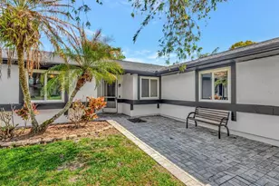 435 Lakeview Dr, Oldsmar, FL 34677 - Photo 2