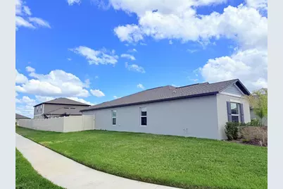 35007 Brackett Bend, Zephyrhills, FL 33541 - Photo 4