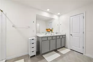 37247 Kings Crown Dr, Zephyrhills, FL 33541 - Photo 24