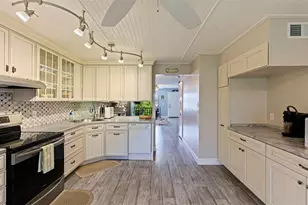 4910 Bay Street NE, Saint Petersburg, FL 33703 - Photo 12