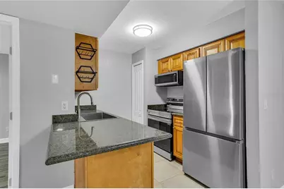 209 Red Cedar Place #209, Brandon, FL 33510 - Photo 2
