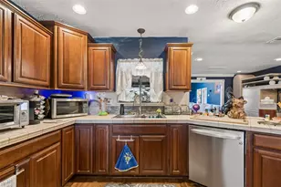 5059 Bernadette Dr, Zephyrhills, FL 33541 - Photo 18