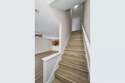 8015 Savannah Sunset Lane, Tampa, FL 33615 - Photo 14