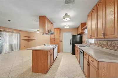 2835 Bellwood Dr, Brandon, FL 33511 - Photo 20