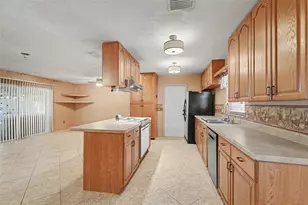 2835 Bellwood Dr, Brandon, FL 33511 - Photo 20