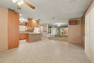 2835 Bellwood Dr, Brandon, FL 33511 - Photo 16