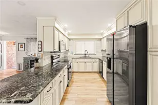 1362 Stratford Dr, Clearwater, FL 33756 - Photo 2