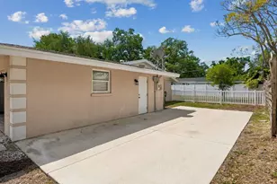 994 S Brink Ave, Sarasota, FL 34237 - Photo 26