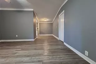 10638 Bay Hills Cir, Thonotosassa, FL 33592 - Photo 6