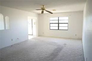 302 Bryce Ct, Sun City Center, FL 33573 - Photo 6