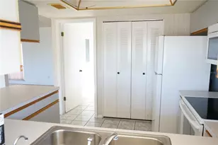 302 Bryce Ct, Sun City Center, FL 33573 - Photo 12