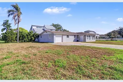8751 Orient Way NE, Saint Petersburg, FL 33702 - Photo 32
