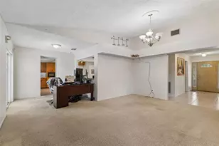 9004 Hogans Bend, Tampa, FL 33647 - Photo 10