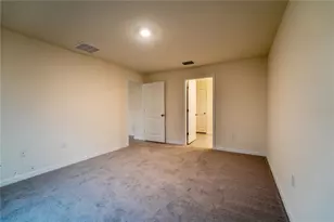 9206 Sapphire Crk Pl, Tampa, FL 33637 - Photo 4