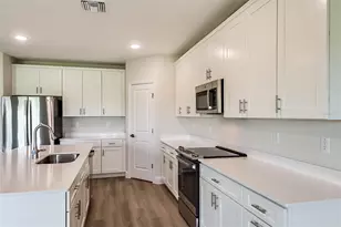 31717 Bienville Ln, Wesley Chapel, FL 33545 - Photo 8