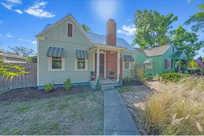 943 Queen Street N, Saint Petersburg, FL 33713 - Photo 1