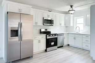 7910 Sun Island Dr S, South Pasadena, FL 33707 - Photo 4