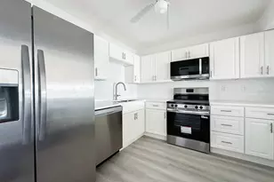 7910 Sun Island Dr S, South Pasadena, FL 33707 - Photo 4