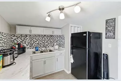 6401 N Hale Avenue, Tampa, FL 33614 - Photo 26