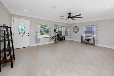 3626 Queen Street N, Saint Petersburg, FL 33713 - Photo 8