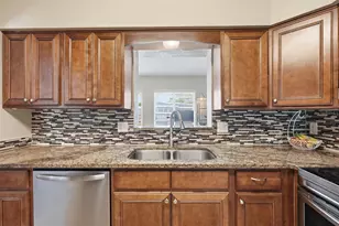 5665 34th Ave N, Saint Petersburg, FL 33710 - Photo 8