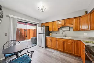 10305 Rosemount Dr, Tampa, FL 33624 - Photo 12