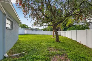 801 67th St S, Saint Petersburg, FL 33707 - Photo 26