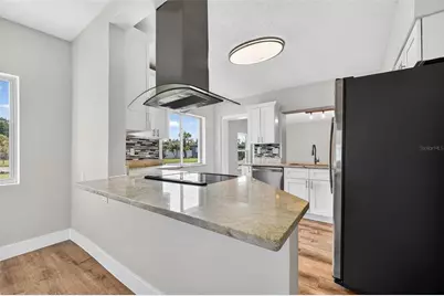 801 67th Street S, Saint Petersburg, FL 33707 - Photo 6