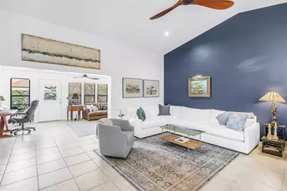 992 San Carlos Court NE, Saint Petersburg, FL 33702 - Photo 6