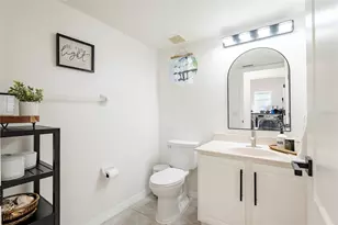 212 Excalibur Ct, Brandon, FL 33511 - Photo 24