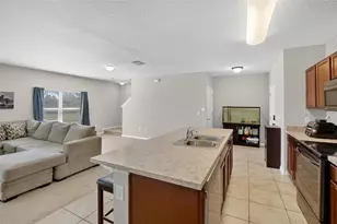 11932 Grand Kempston Dr, Gibsonton, FL 33534 - Photo 8